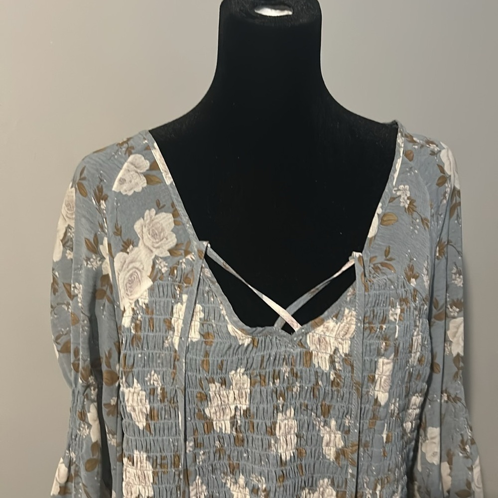 American Eagle Outfitters Small top  E - Picture 2 of 8